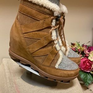 Sorel Joan of Arctic Camel Cozy Shearling and Nubuck Waterproof Wedge Boots 9.5